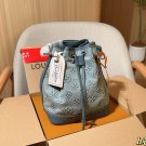 one hundred and seventy-fiveChip versionLv Louis VuittonDenim denim bucket bag! sing