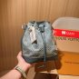 one hundred and seventy-fiveChip versionLv Louis VuittonDenim denim bucket bag! sing