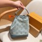 one hundred and seventy-fiveChip versionLv Louis VuittonDenim denim bucket bag! sing