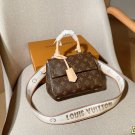 one hundred and seventyLv Louis VuittonCluny BB Clooney Flip BagSize 20cmgift box