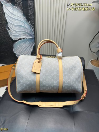 one hundred and sixty-fiveSize 45.25cmNew LV denim denim popular travel bag! Each cele