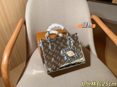 one hundred and thirtyDynamic chipLV onthego Louis Vuitton Limited Edition Mirror Sk