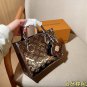one hundred and thirtyDynamic chipLV onthego Louis Vuitton Limited Edition Mirror Sk