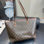 one hundred and thirty-fiveSize 33.27cmLv's new vintage tote bag shopping bag Old flo