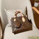 one hundred and thirtyLV onthego Louis Vuitton Jungle BagSize 25cmgift box packag_730