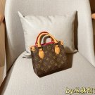 one hundred and twentyLVLouis VuittonOld Flower Mini Jungle BagSize 18cmgift box_731
