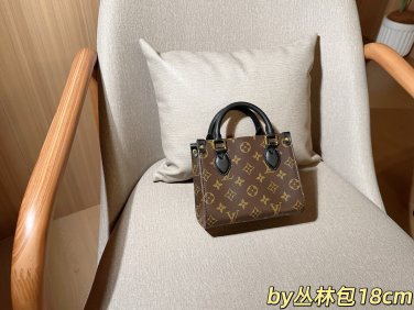 one hundred and twentyLVLouis VuittonOld Flower Mini Jungle BagSize 18cmgift box_732