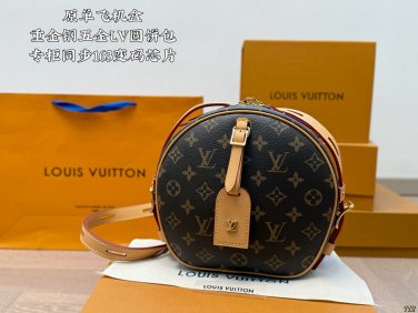 Original order &iuml;&iquest;&yen; 200 airplane boxHeavy metal steel hardware LV round cake bagCounter