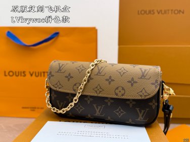 Original Reproduction &iuml;&iquest;&yen; 165 Airplane BoxLV Ivy Woc Color blocked EditionA super easy