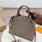 Original Reproduction ï¿¥ 195 Airplane BoxBeige Lv Montaigne BagAn entry-level style! A