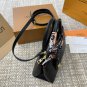 Original Reproduction &iuml;&iquest;&yen; 195 Airplane BoxLv Montaigne bag is an entry-level style! An ab