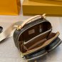 Original reproduction ï¿¥ 200 airplane box color changing leatherThe LV explosive camera