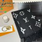 P70 New Product Gift BoxLV  New tassel scarfThe Louis Vuitton Monogram Cashmere Scarf