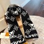 P80 counter gift box packaging+5LV cashmere scarfThe original version of the purchase