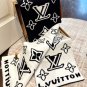 P80 counter gift box packaging+5LV cashmere scarfThe original version of the purchase