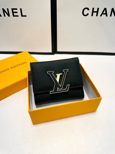 P85 color black pink purple size 11x10 Lv short wallet with calf leather fusion and reinte