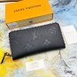 P100 color black size 19x10 calf leather Zippy Lockme wallet, combining the iconic design