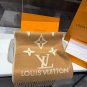 P100 The LV scarf is really versatile, with an UpUp upper body effect and a very powerfu