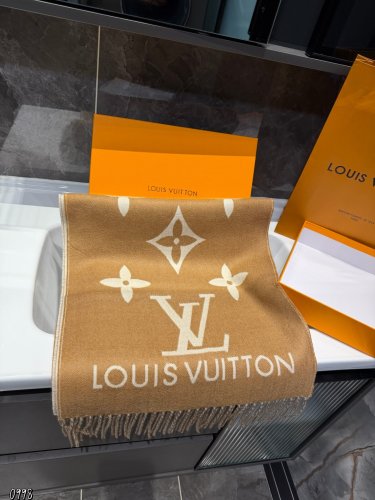 P100 The LV scarf is really versatile, with an UpUp upper body effect and a very powerfu_1005