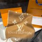 P100 The LV scarf is really versatile, with an UpUp upper body effect and a very powerfu_1005