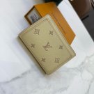 p100LV's latest update is the 'Portefeiille Claire', updated with soft Monogram Unplant