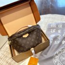p105  Folding gift box packagingLv's waist bagchest bagIt can also be carried over