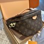 p105  Folding gift box packagingLv's waist bagchest bagIt can also be carried over
