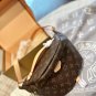 p105 Folding gift box packagingLv's waist bagchest bagIt can also be carried over