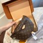 p105 Folding gift box packagingLv's waist bagchest bagIt can also be carried over