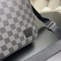 P105 Louis Vuitton Louis VuittonDISCT Lv flip messenger bag men's crossbody bag physical