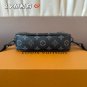 P110 comes with a folding box LV camera bag, a cool LV men's bag is here. The crossbody ba