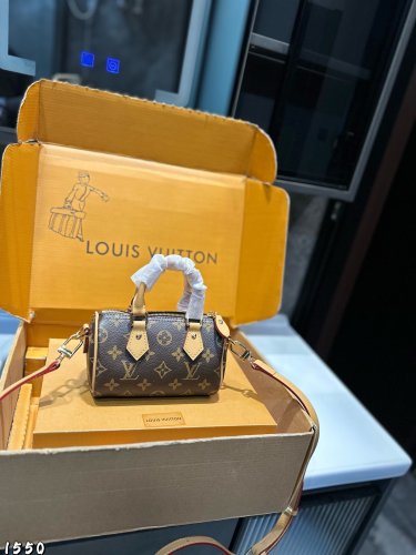 P120 (gift box packaging)LV Nano Speedy 16 Pillow Bag LV New Series Pillow Bag Handbag,