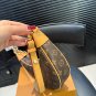 P120 with folding box chip version LV 2022 show pea bag armpit bag is popular this year, b