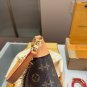 p120D-108 size 21 × 12 folding boxThe LV Pochette Mia handbag from Louis Vuitton has
