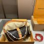 p120D-108 size 21 × 12 folding boxThe LV Pochette Mia handbag from Louis Vuitton has
