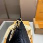 p120D-108 size 21 × 12 folding boxThe LV Pochette Mia handbag from Louis Vuitton has_1086