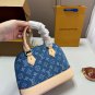 p120D-412 size 24 × 18The new Lv denim shell bag is eye-catching, very unique, with a