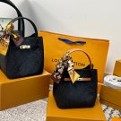 P125 comes with a gift boxLV's new bucket bag is super practical, suitable for both spor