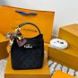 P125 comes with a gift boxLV's new bucket bag is super practical, suitable for both spor