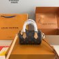 P125 comes with a gift boxThe LV Speedy none Pillow Bag, a Retiro handbag, is made of ic