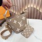 P125 Folding Gift BoxAnother popular Crispy fried chicken from LV Zhonggubao!!A bag th
