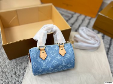 P125 Gift Box Packaging LV Cowboy Pillow Bag SpringSummer Show Collection, this LV style