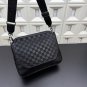 P125 Louis VuittonLV embossed messenger bag, single shoulder crossbody bag, men's bag, c