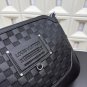 P125 Louis VuittonLV embossed messenger bag, single shoulder crossbody bag, men's bag, c