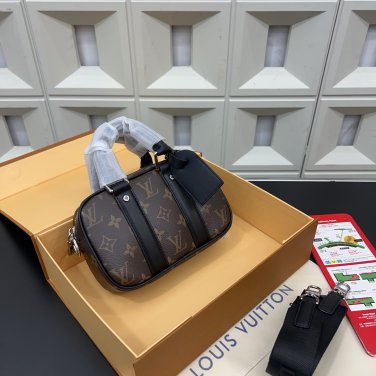 P125 Louis VuittonLV Nano Porte phone bag, shoulder crossbody bag, classic and versatile