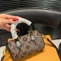 P125 LV Pillow BagSweet and cool, a whole love to live inVersatile and fashionable, wi