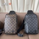 P125 The new men's chest bag Lv chest bag features a zipper for easy access, allowing yo