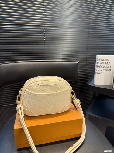 P125 with folding boxLV camera bagComfort and refinement coexistConcise and elegant_1517