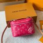 p125LV Monogram Makeup BagLV Monogram series makeup bag, model M27158, usingClassic