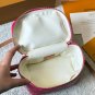 p125LV Monogram Makeup BagLV Monogram series makeup bag, model M27158, usingClassic